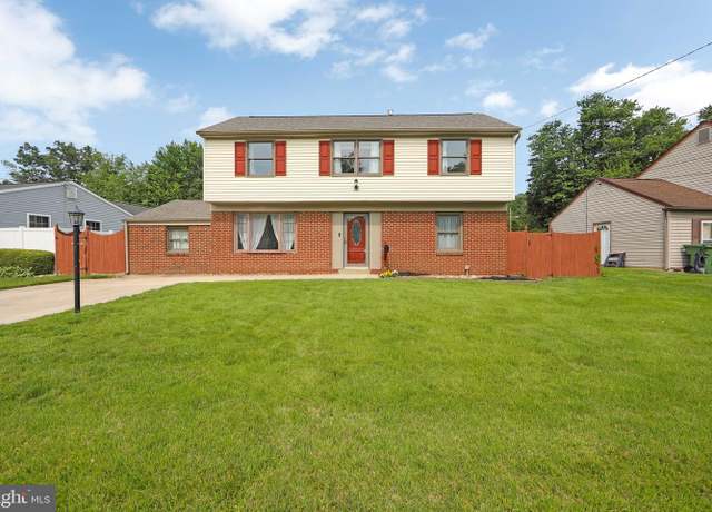 Property at 13 Briarcliff Rd, Marlton, NJ 08053, 4 beds, 1.5 baths