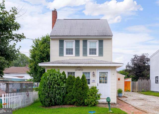 Property at 48 Mechanic St, Bridgeport, NJ 08014, 3 beds, 2 baths