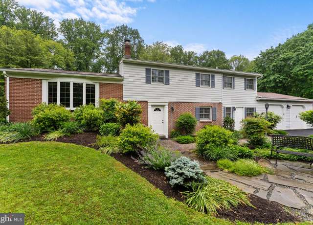 Property at 27 Hillbrook Cir, Malvern, PA 19355, 3 beds, 3 baths
