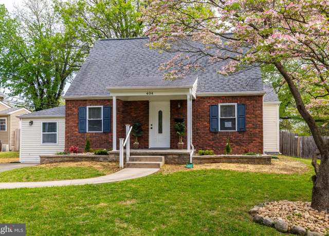Property at 404 Crescent Rd, Hatboro, PA 19040, 4 beds, 2 baths