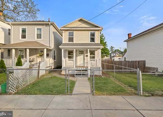 Property at 734 Edison St, York, PA 17403, 2 beds, 1 bath