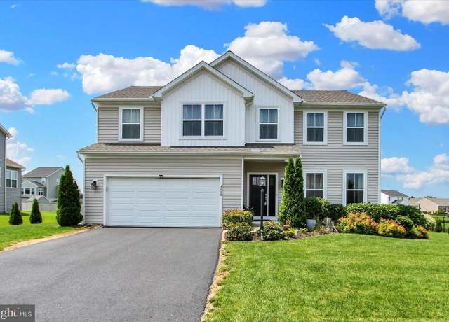 Property at 4008 Country Dr, Dover, PA 17315, 4 beds, 2.5 baths