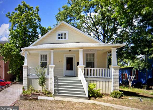 Property at 4017 11th St N, Arlington, VA 22201, 3 beds, 2 baths