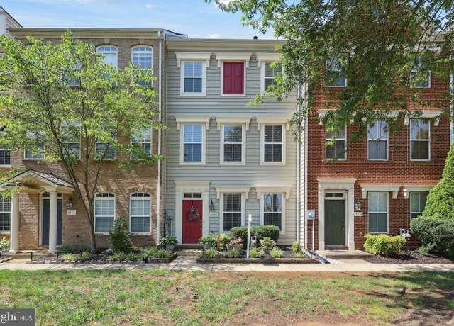 Property at 14532 Kentish Fire St, Gainesville, VA 20155, 4 beds, 3 baths