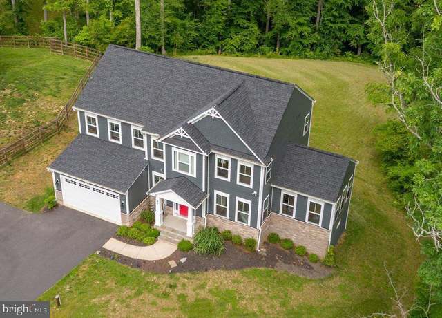 Property at 85 Hopewell Dr, Fredericksburg, VA 22406, 6 beds, 3.5 baths