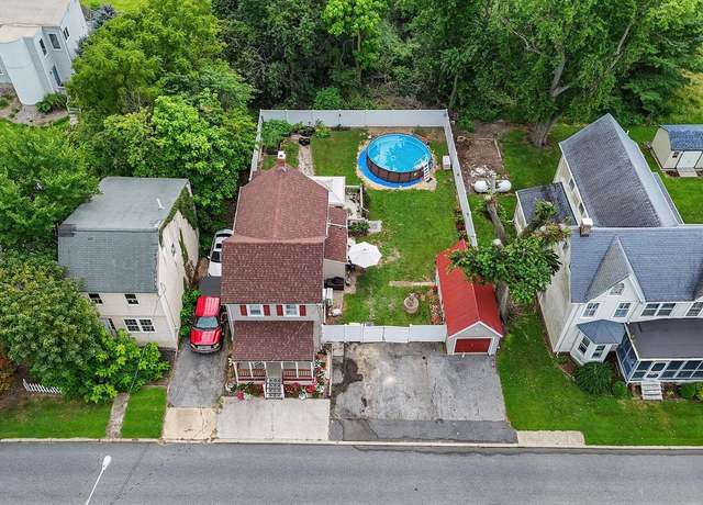 Property at 114 S Congress St, Port Penn, DE 19731, 3 beds, 2 baths