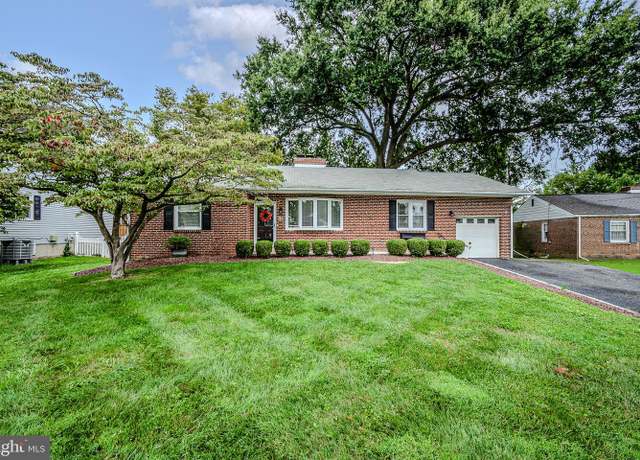 Property at 17 Oaknoll Rd, Wilmington, DE 19808, 3 beds, 2 baths