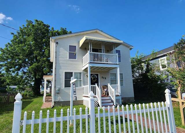 Property at 521 Riverside Dr, Essex, MD 21221, 3 beds, 2 baths