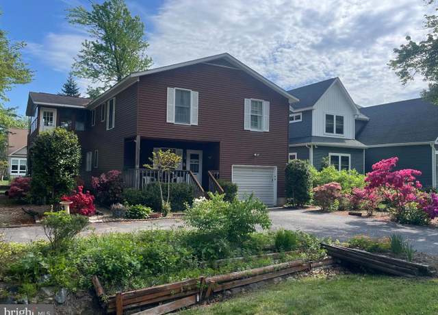 Property at 8 Grand Port Rd, Ocean Pines, MD 21811, 5 beds, 3 baths