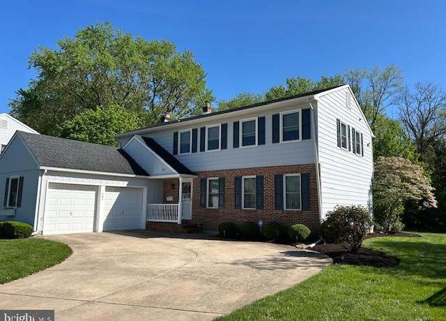 Property at 121 Cobblestone Dr, Mount Laurel, NJ 08054, 4 beds, 2.5 baths