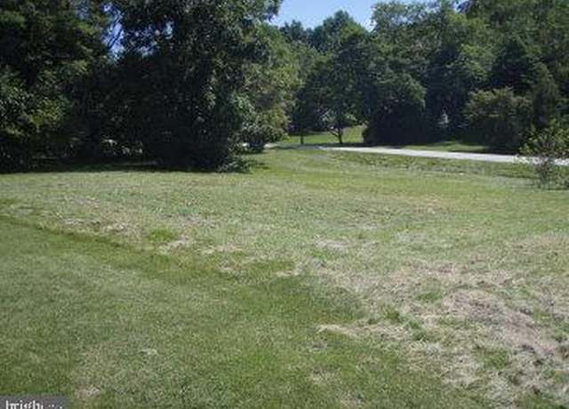 Property at 33 Lake Meade Dr, East Berlin, PA 17316