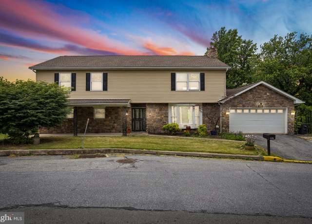 Property at 1018 Crestview Ave, Reading, PA 19607, 7 beds, 4 baths