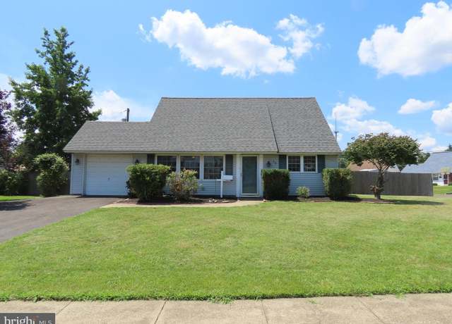 Property at 39 Plumtree Rd, Levittown, PA 19056, 5 beds, 2 baths