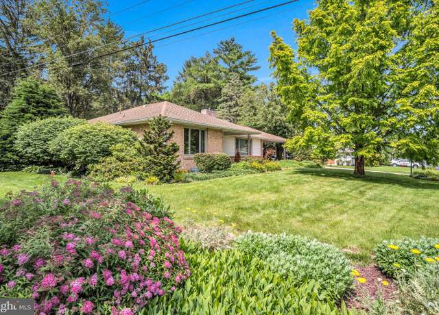 Property at 18 George Cir, Mechanicsburg, PA 17055, 4 beds, 3 baths