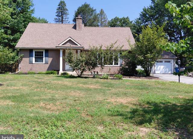 Property at 11 Manor Dr, West Chester, PA 19380, 4 beds, 2 baths