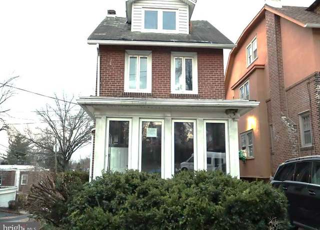 Property at 142 Bartlett Ave, Sharon Hill, PA 19079, 4 beds, 2 baths