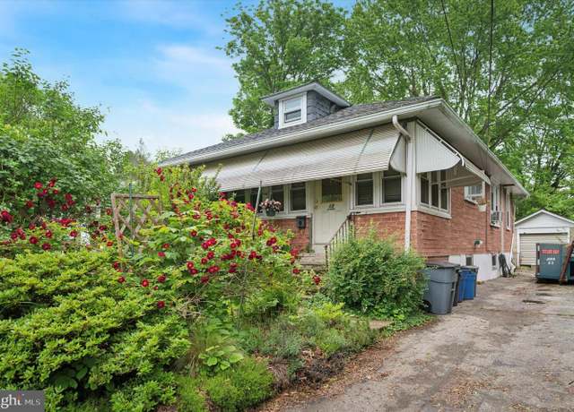 Property at 12 Elmwood Ave, Norwood, PA 19074, 2 beds, 1 bath