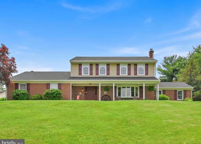 Property at 590 Hi View Dr, Lititz, PA 17543, 4 beds, 2.5 baths
