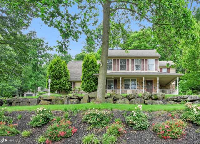 Property at 88 Ridge Ave, Ephrata, PA 17522, 4 beds, 2.5 baths