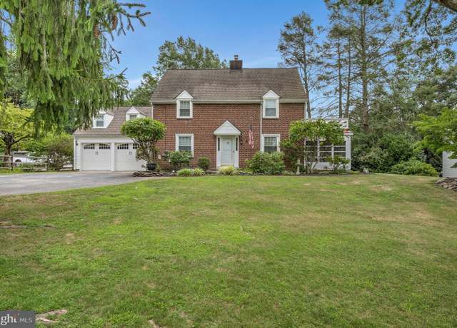 Property at 62 Oaklyn Ave, Norristown, PA 19403, 3 beds, 1.5 baths