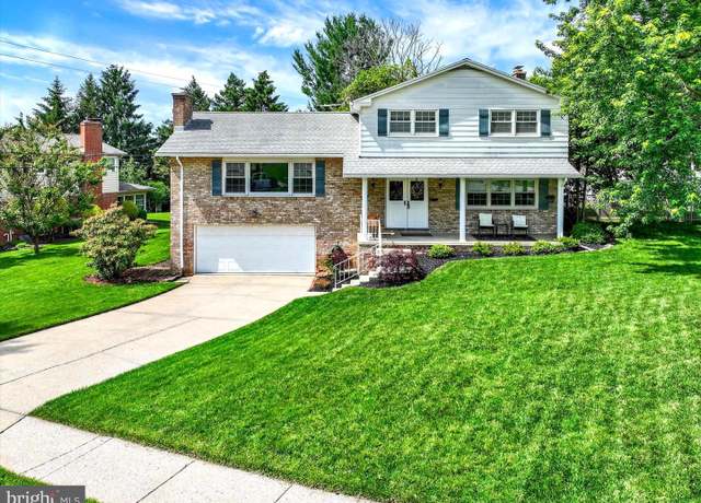 Property at 2925 Dearborn Ln, York, PA 17402, 3 beds, 2.5 baths