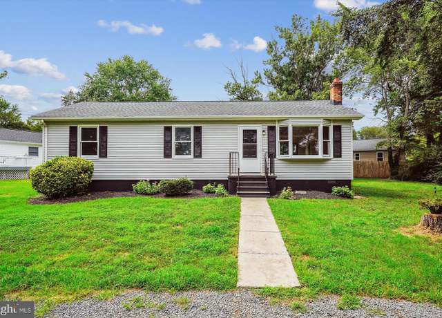Property at 12039 Center St, Remington, VA 22734, 3 beds, 1.5 baths