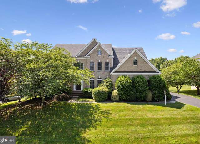Property at 40440 Lenah Run Cir, Aldie, VA 20105, 5 beds, 4.5 baths