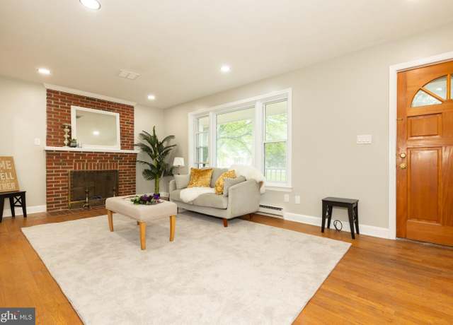 Property at 25731 Ridge Rd, Damascus, MD 20872, 3 beds, 2 baths