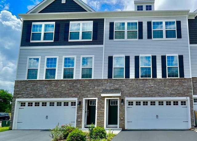 Property at 9 Sisters Farmstead Rd, Mount Laurel, NJ 08054, 3 beds, 2.5 baths
