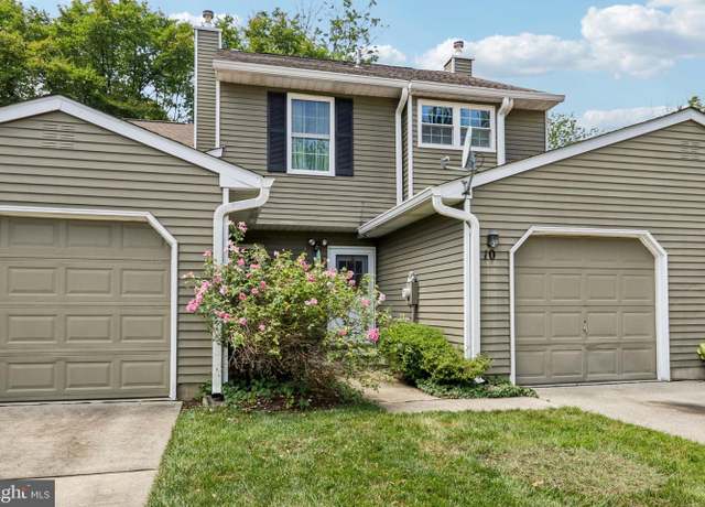Property at 10 Plymouth Ct, Bordentown, NJ 08505, 3 beds, 1.5 baths
