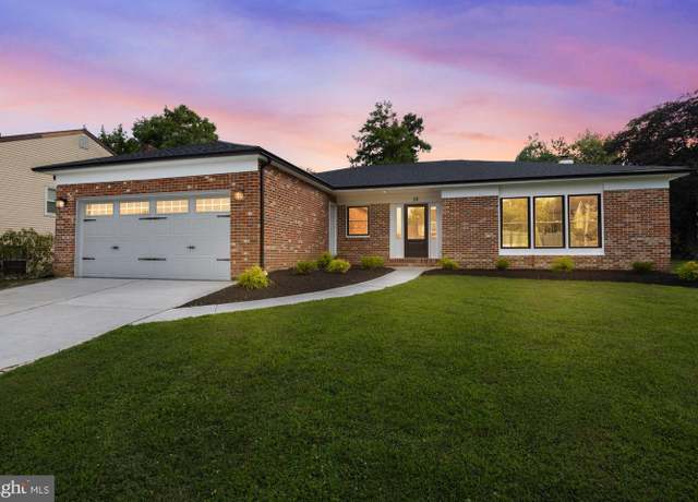 Property at 10 Warwick Ct, Mount Laurel, NJ 08054, 4 beds, 2.5 baths