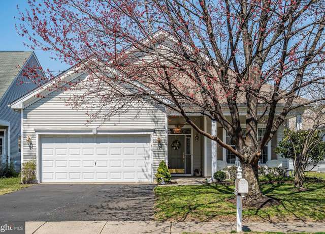Property at 10 Goldenedge Way, Lakewood, NJ 08701, 2 beds, 2 baths