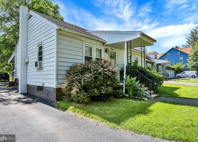 Property at 30 N Dwight St, Reading, PA 19609, 2 beds, 1 bath