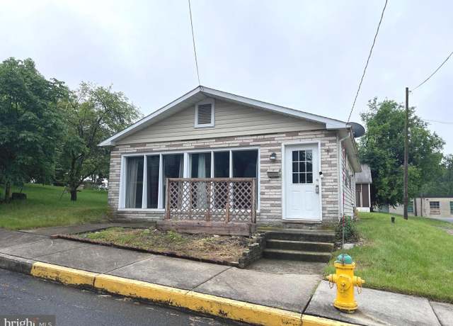Property at 3 Broad St, Newville, PA 17241, 2 beds, 1 bath
