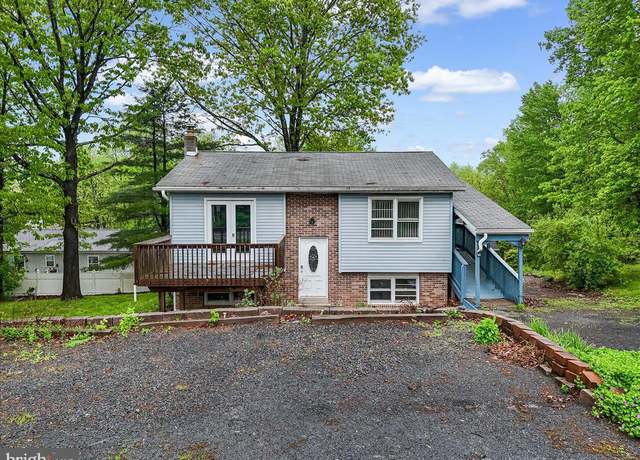 Property at 146 Azalea Dr, East Stroudsburg, PA 18301, 3 beds, 2 baths