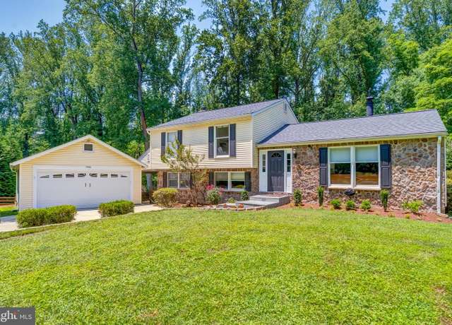 Property at 11926 Appling Valley Rd, Fairfax, VA 22030, 3 beds, 2.5 baths