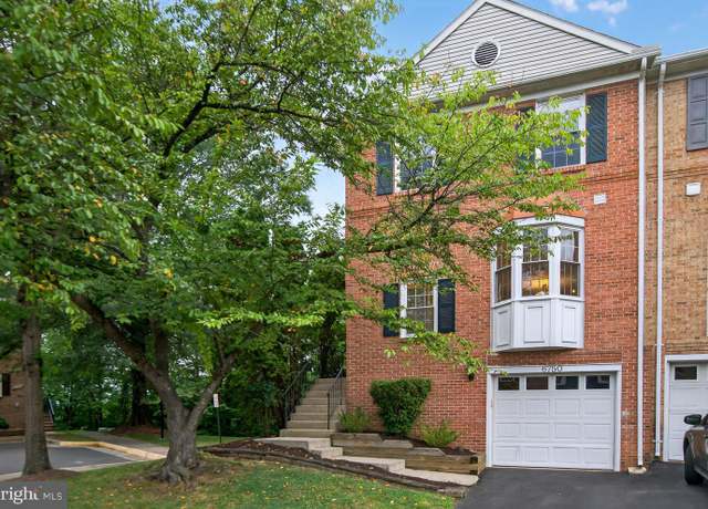 Property at 6750 Cardinal Woods Ct, Lorton, VA 22079, 3 beds, 3 baths