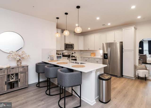 Property at 7808 Union Hill Dr, Hanover, MD 21076, 2 beds, 2.5 baths