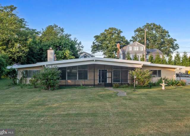 Property at 45 E Lake Dr, Annapolis, MD 21403, 3 beds, 3 baths