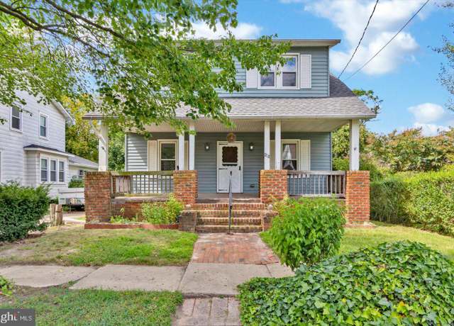 Property at 410 Walnut Ave, Laurel Springs, NJ 08021, 3 beds, 1 bath