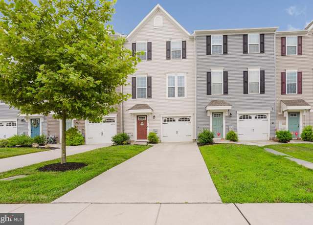 Property at 206 Dalton Dr, Woolwich Twp, NJ 08085, 3 beds, 2.5 baths