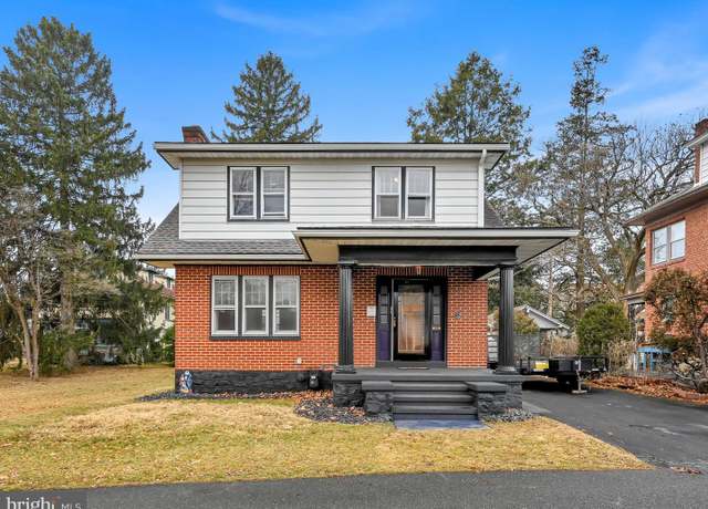 Property at 32 Keppel Ave, Reading, PA 19609, 4 beds, 3 baths