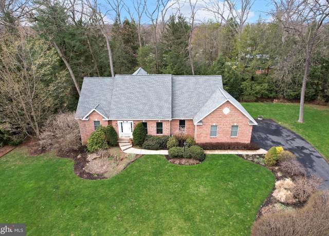 Property at 441 Homan Ave, State College, PA 16801, 4 beds, 3.5 baths