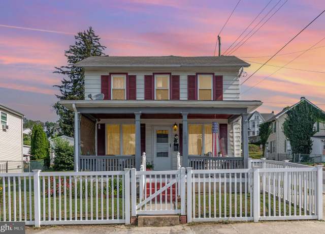 Property at 192 Market St, Highspire, PA 17034, 3 beds, 1 bath
