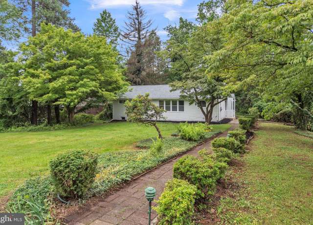 Property at 359 S New Middletown Rd, Media, PA 19063, 3 beds, 2 baths