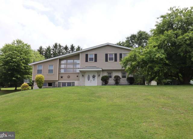 Property at 49 Valley View Dr, Hanover, PA 17331, 4 beds, 2 baths