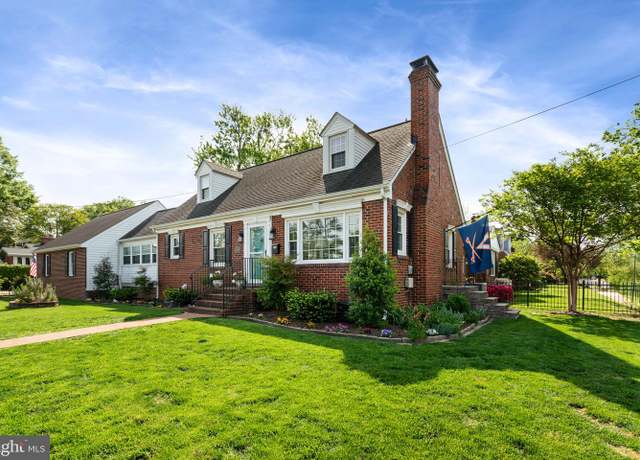 Property at 1217 Stafford Ave, Fredericksburg, VA 22401, 4 beds, 3 baths