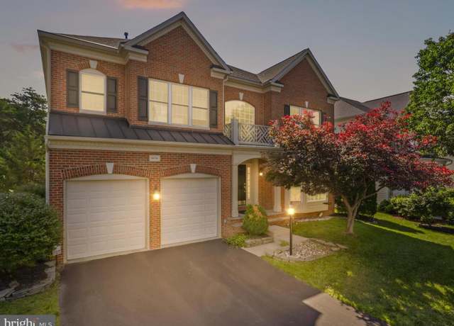 Property at 25738 S Village Dr, Chantilly, VA 20152, 5 beds, 4.5 baths