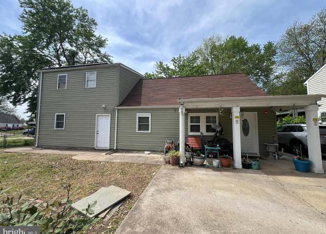 Property at 144 Scott Dr, Manassas Park, VA 20111, 6 beds, 3 baths