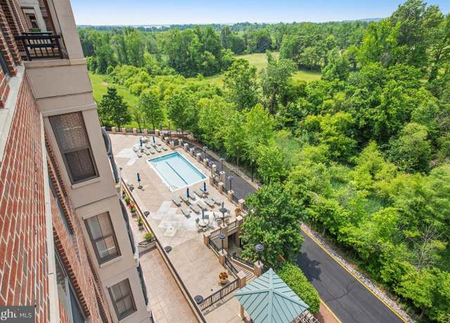 Property at 485 Harbor Side St #813, Woodbridge, VA 22191, 2 beds, 2 baths